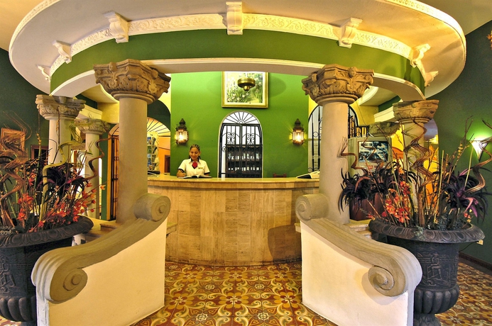 Hotel  Colonial