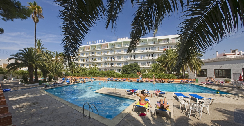 Hotel Tropical ( solo para mayores de 18 años )