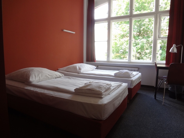 Hotel 4 Youth