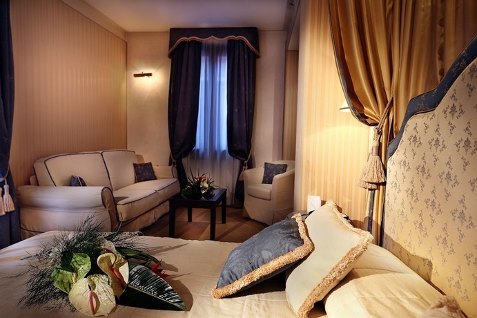 Hotel A La Commedia