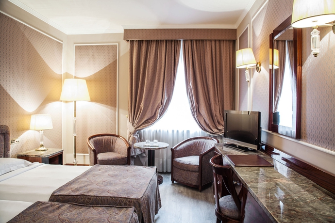 Hotel ADI DORIA GRAND