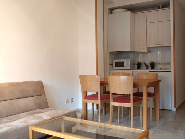Hotel A&H International Suites