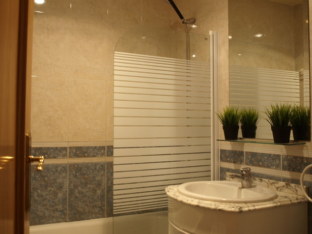 Hotel A&H International Suites