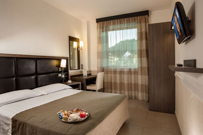 Hotel ARTIS