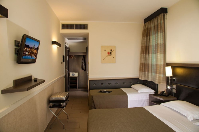 Hotel ARTIS