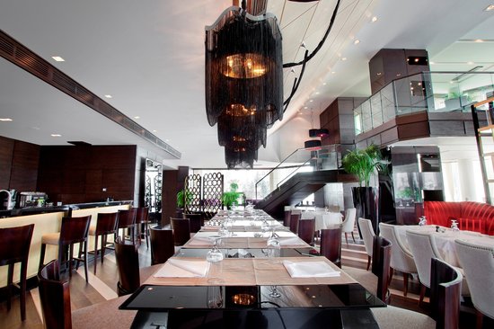 Hotel AZADI GRAND
