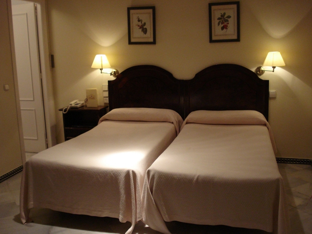 Hotel Abril