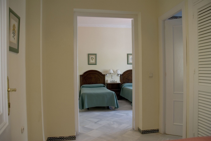 Hotel Abril