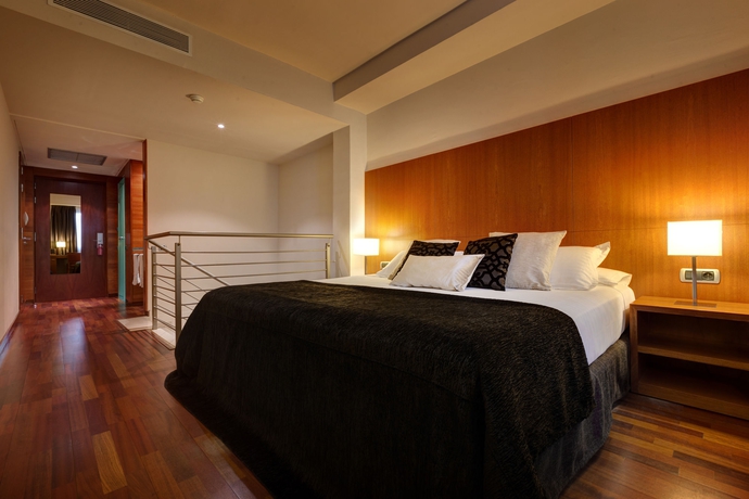 Hotel Acevi Villarroel