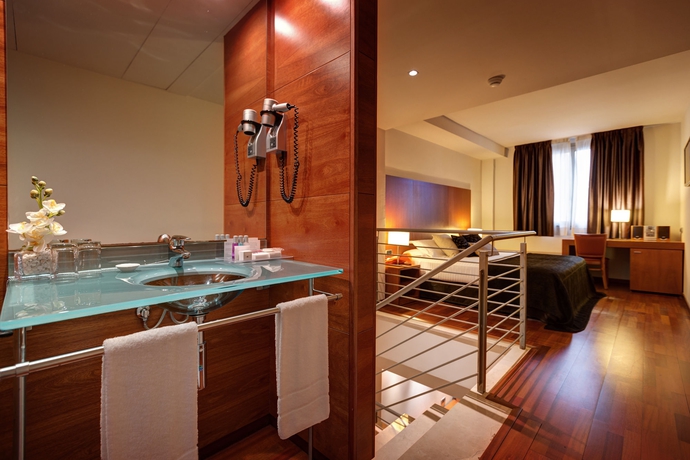 Hotel Acevi Villarroel