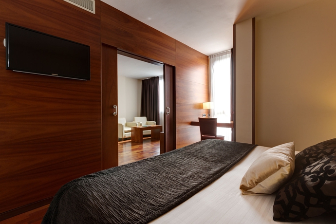Hotel Acevi Villarroel