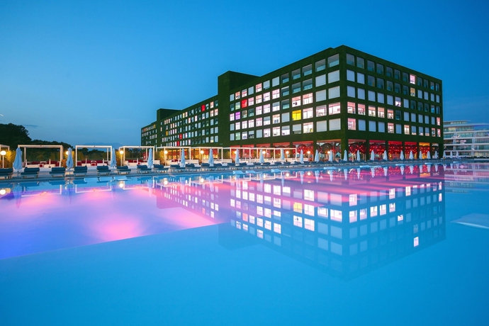 Hotel Adam and Eve