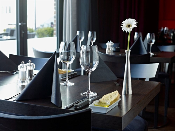 Hotel Adina