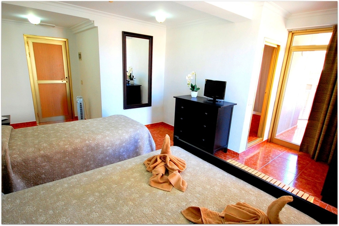 Hotel Adonis Capital