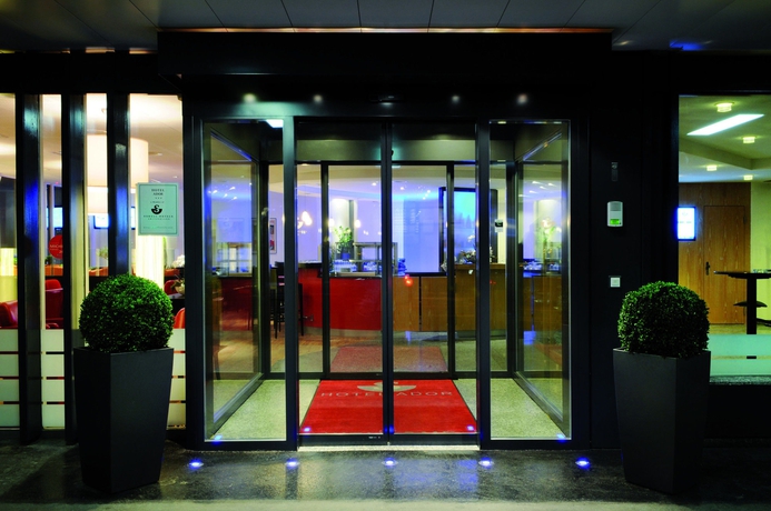 Hotel Ador