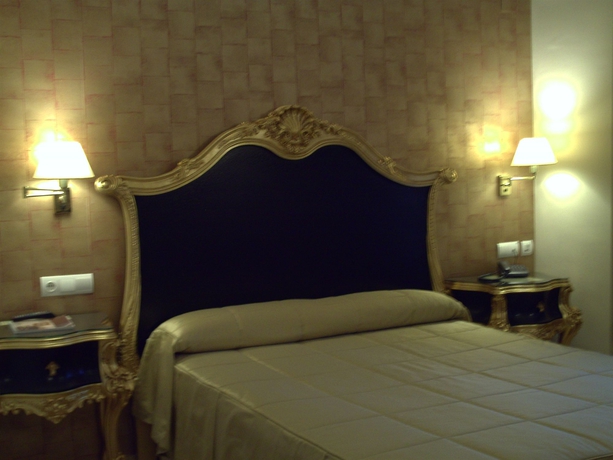 Hotel Adriano