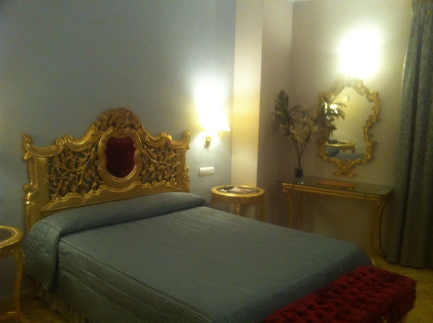 Hotel Adriano