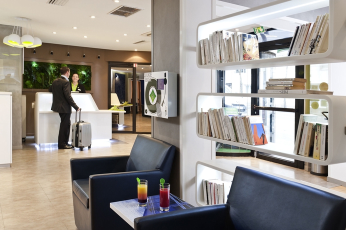 Hotel All Seasons Bibliotheque (ex Holiday Inn)