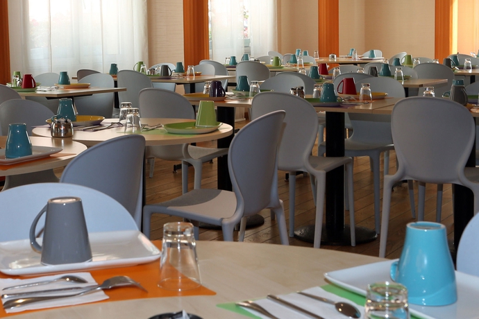 Hotel All Seasons Bibliotheque (ex Holiday Inn)