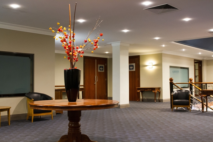 Hotel All Seasons