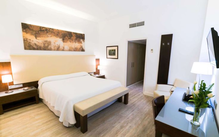 Hotel Almudaina