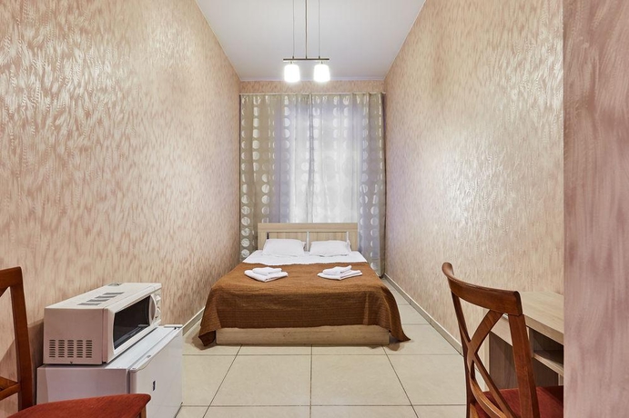 Hotel Amaranta Manifest