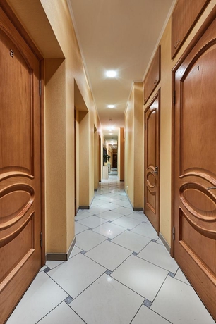 Hotel Amaranta Manifest