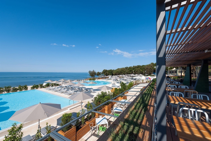 Hotel Amarin Resort