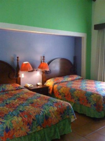 Hotel Amatique Bay Resort And Spa