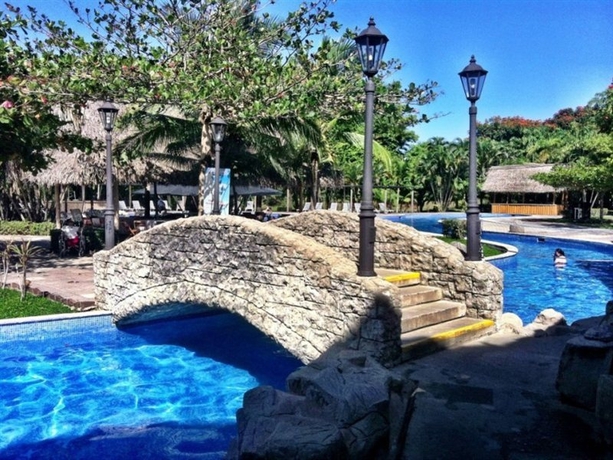 Hotel Amatique Bay Resort And Spa