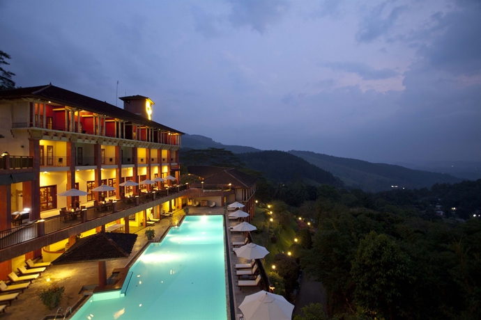 Hotel Amaya Hills