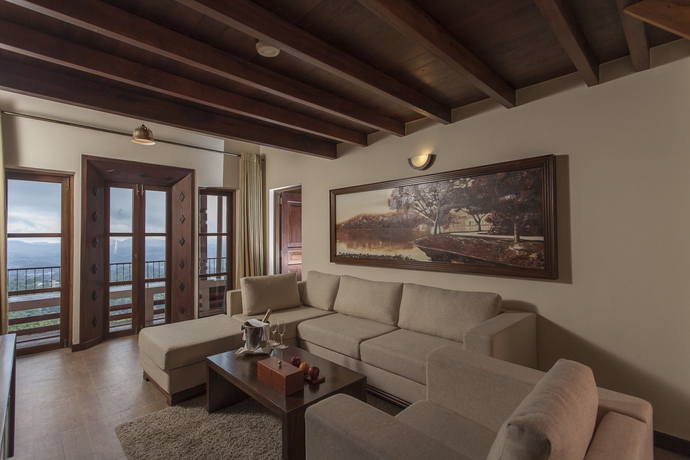Hotel Amaya Hills