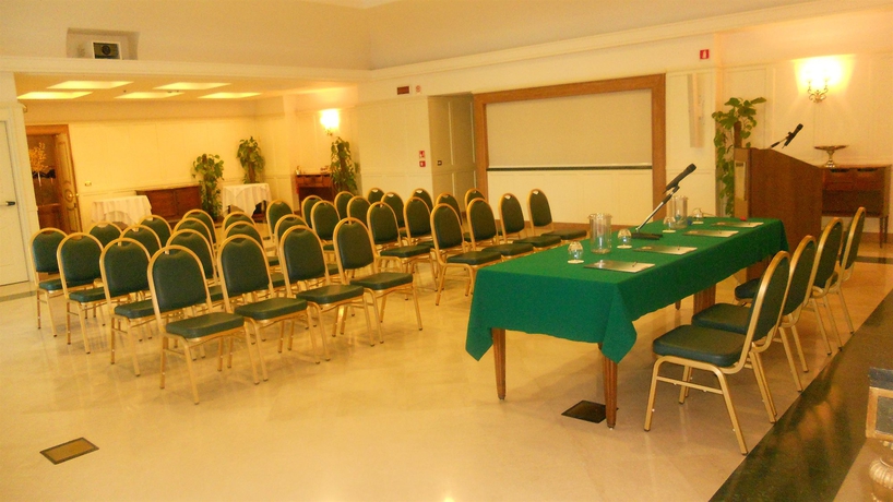 Hotel Ambassador Palace