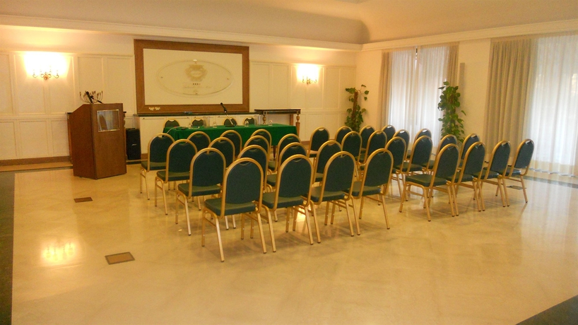 Hotel Ambassador Palace