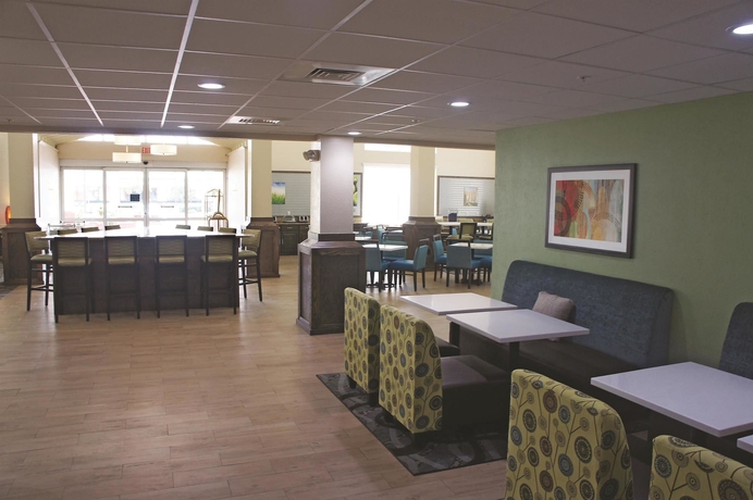 Hotel Americinn And  Suites