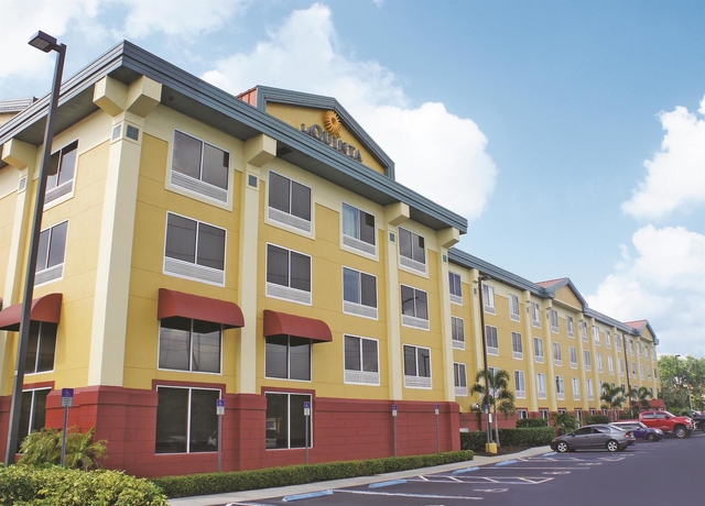 Hotel Americinn And  Suites