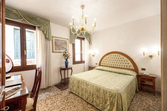 Hotel Antica Casa Carettoni