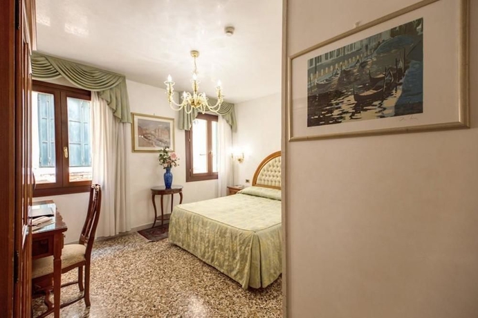 Hotel Antica Casa Carettoni