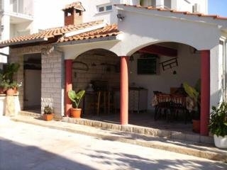 Hotel Apartmani Srsen