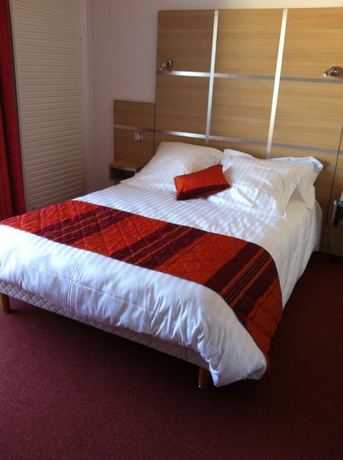 Hotel Arcantis Le Chris Tel