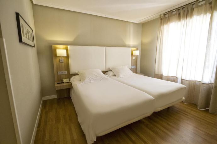 Hotel Arcea Los Lagos