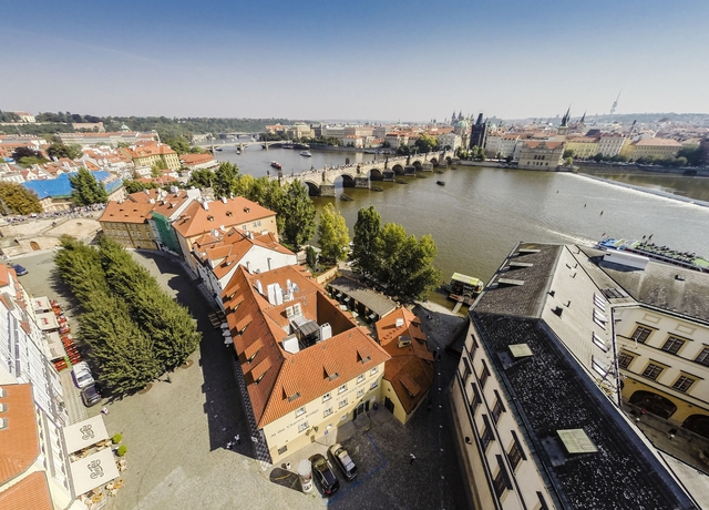 Hotel Archibald At Charles Bridge