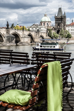 Hotel Archibald At Charles Bridge