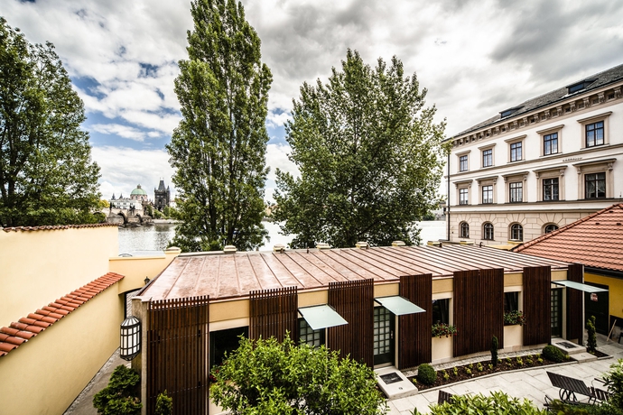 Hotel Archibald At Charles Bridge