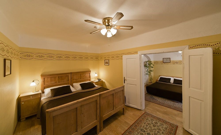 Hotel Archibald At Charles Bridge
