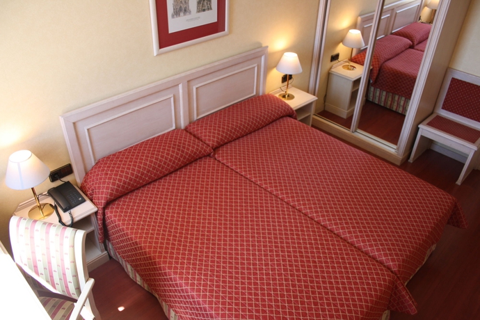 Hotel Aston