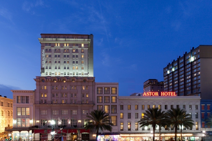 Hotel Astor Crowne Plaza