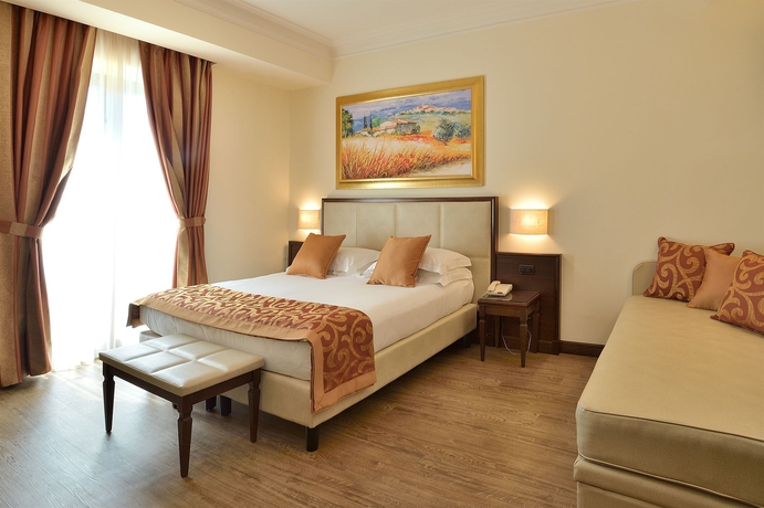 Hotel Athena