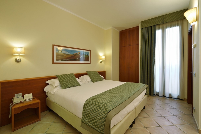 Hotel Athena