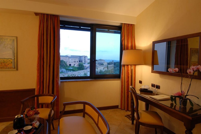 Hotel Athena